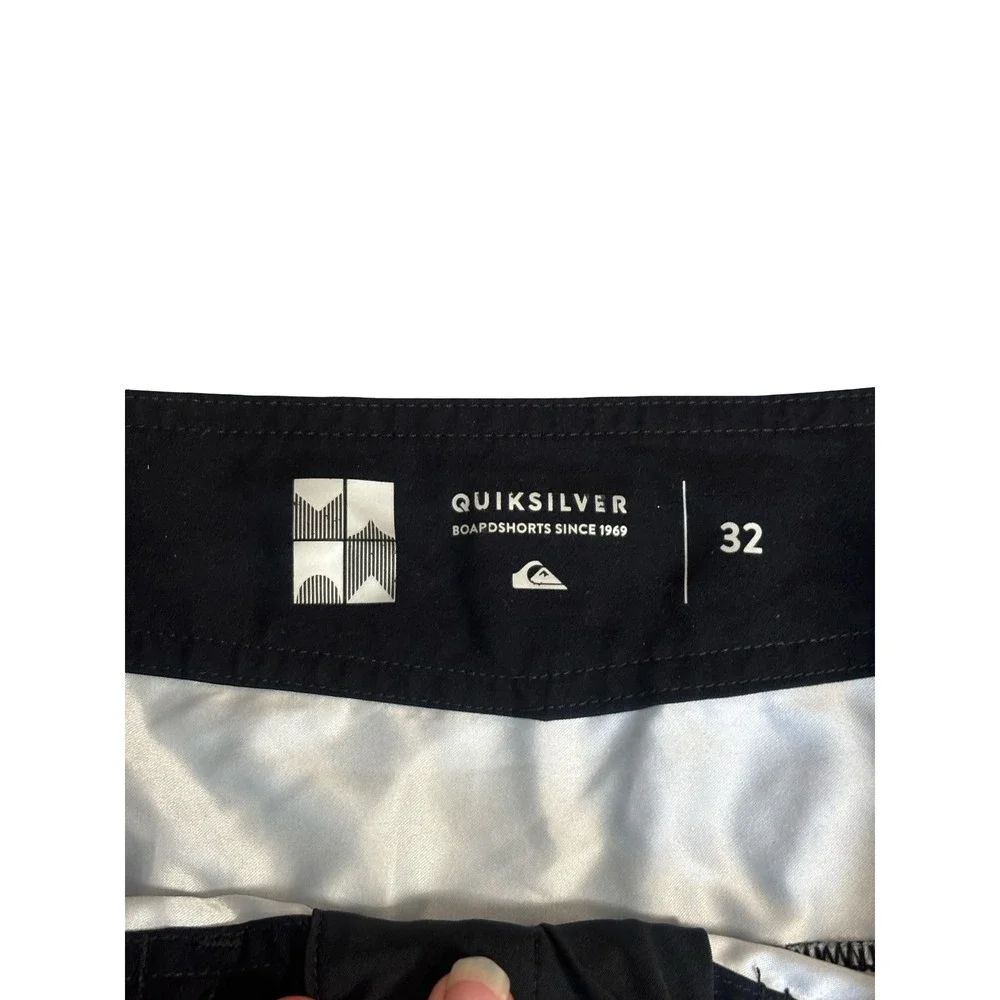 Quiksilver Mens Blue Ombre Boardshorts Size 32 Swim Trunks Surf Shorts